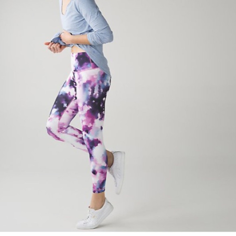 LULULEMON Wunder Under Crop III Blooming Pixie Leggings Purple Size 8